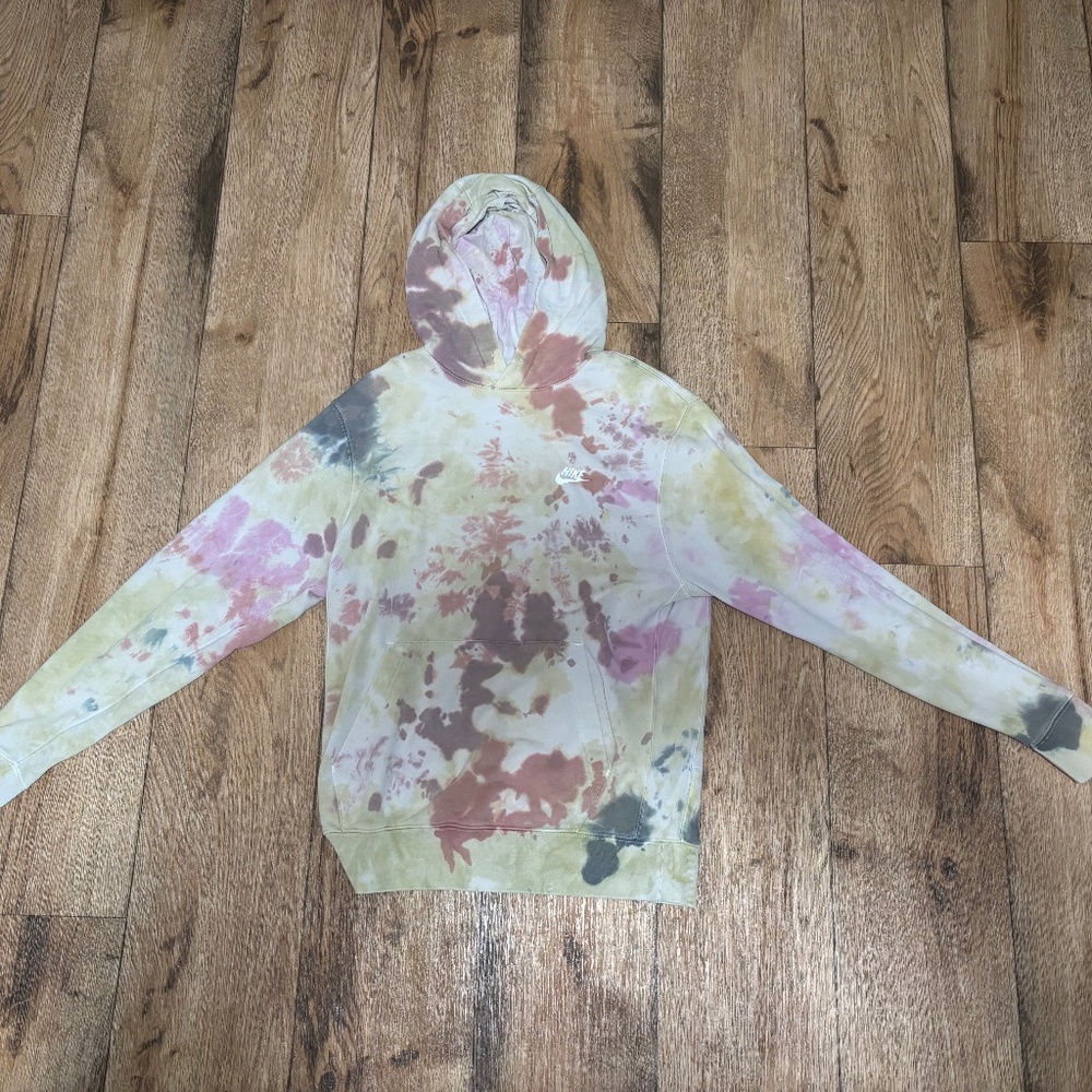 Nike tie dye sweatshirt